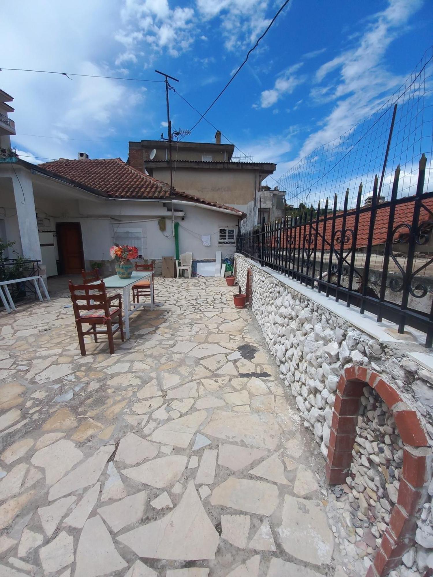 Aleko Guest House Gjirokaster Luaran gambar