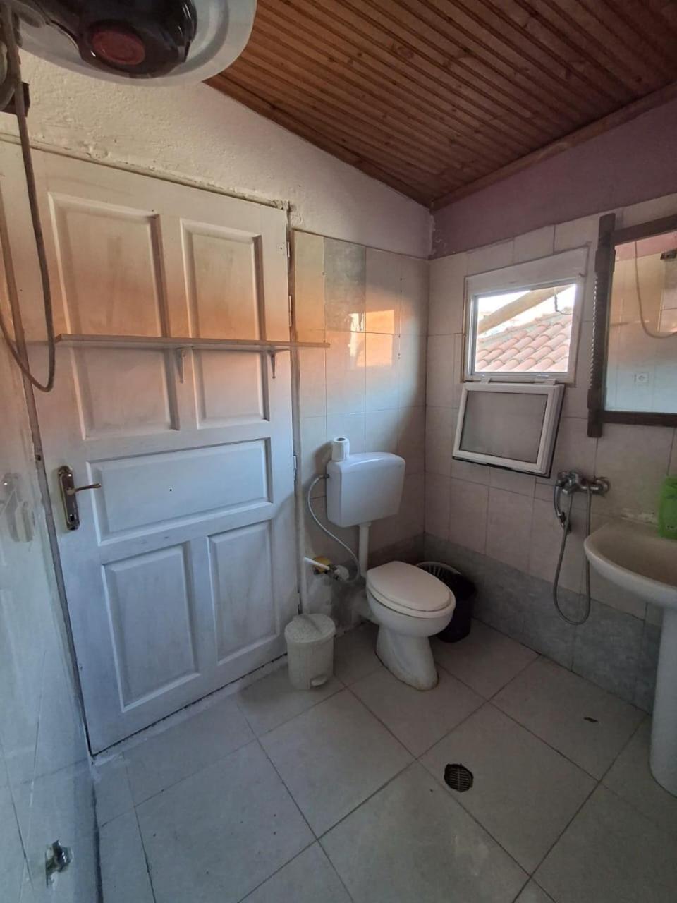 Aleko Guest House Gjirokaster Luaran gambar