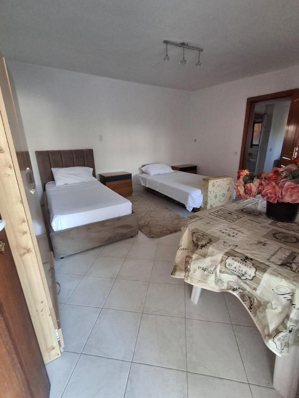 Aleko Guest House Gjirokaster Luaran gambar